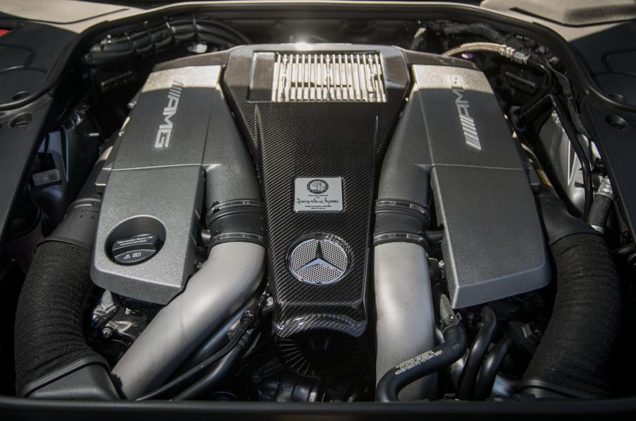 Моторный отсек Mercedes-AMG S63 Cabriolet 2016 года  (NA) (фото 24 из 31)